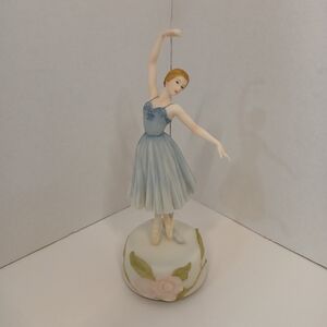 Elegant Ballerina Figurine Music Box Sankyo